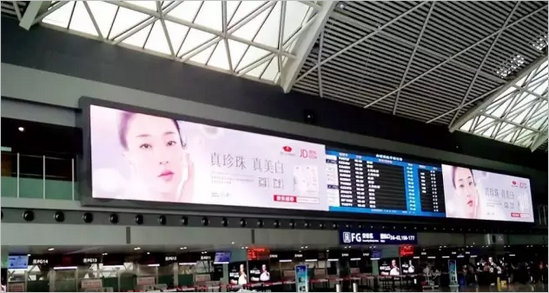 重慶、成都機場上畫