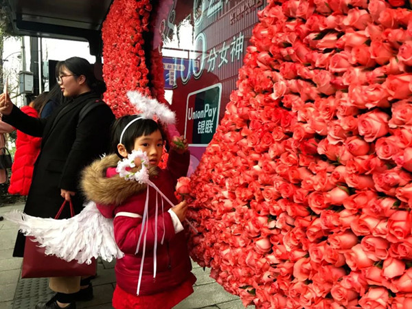 杭州公交車候車廳廣告 杭州公交車候車廳廣告
