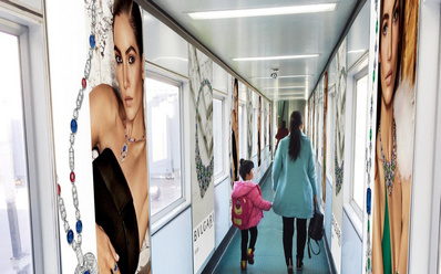 拉薩機場內(nèi)廊橋看板(固定端)廣告