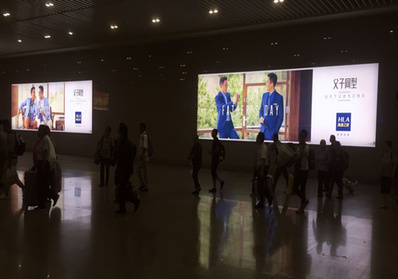 出站通道(東、西)嵌入式燈箱廣告