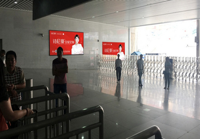南昌火車站燈箱廣告