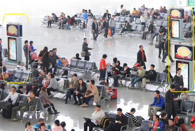 太原南站候車室刷屏機(jī)廣告