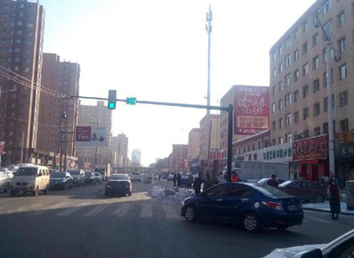 昌邑區(qū)中興街蓮花小區(qū)1號樓北側(cè)大牌廣告