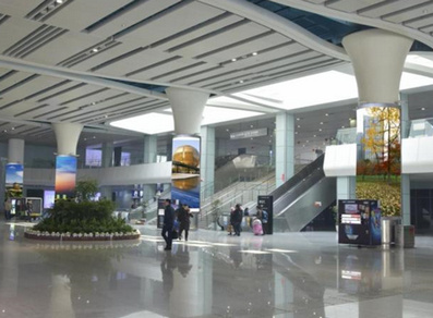 東西廣場1層燈箱廣告 東西廣場1層燈箱廣告