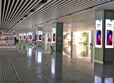 西廣場包柱燈箱廣告 西廣場包柱燈箱廣告