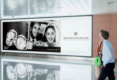 國(guó)際到達(dá)燈箱廣告