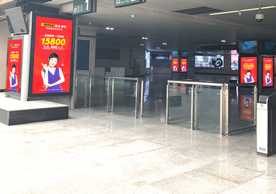 昆明火車站出站通道包柱燈箱廣告 昆明火車站出站通道包柱燈箱廣告