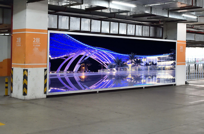 三亞機(jī)場(chǎng)綜合樓2層停車場(chǎng)雙面燈箱廣告