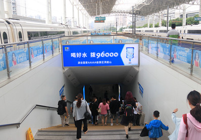常州站出站楣頭燈箱廣告 常州站出站楣頭燈箱廣告