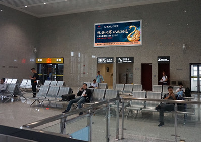 馬踏站候車廳墻面燈箱廣告案例圖 馬踏站候車廳墻面燈箱廣告案例圖