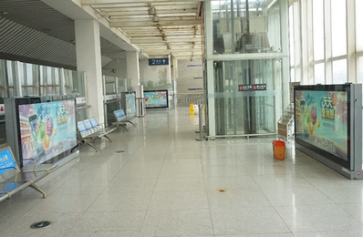 江門東高鐵站通道之間走廊落地?zé)粝鋸V告 江門東高鐵站通道之間走廊落地?zé)粝鋸V告