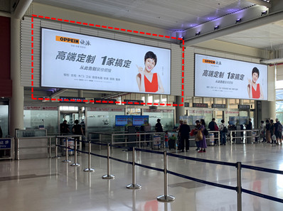 三亞機(jī)場(chǎng)出發(fā)安檢前懸掛燈箱廣告