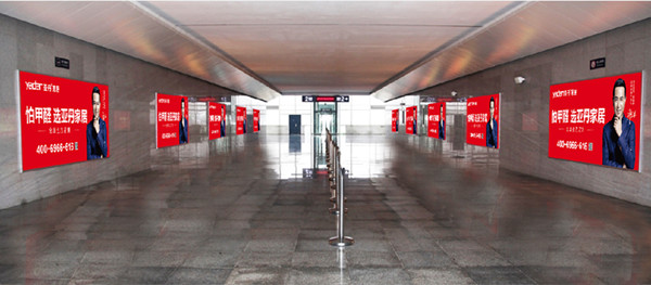 河南新鄉(xiāng)東高鐵站燈箱廣告價格
