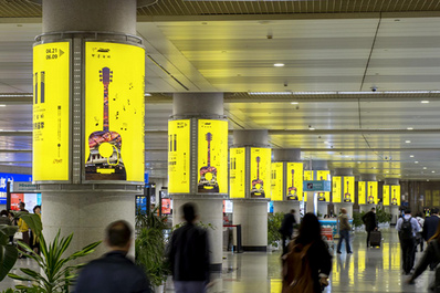 青島機場包柱燈箱廣告