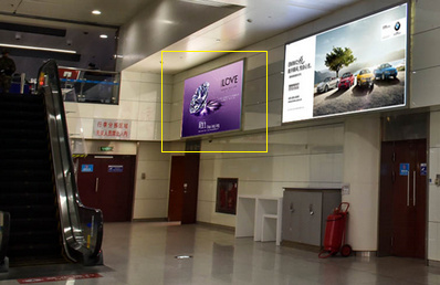 青島機(jī)場國際到達(dá)燈箱廣告 青島機(jī)場國際到達(dá)燈箱廣告