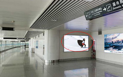 青島機(jī)場國際到達(dá)燈箱廣告 青島機(jī)場國際到達(dá)燈箱廣告