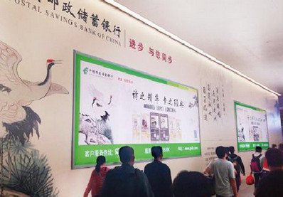 南寧東站出站層出站扶梯通道燈箱廣告 南寧東站出站層出站扶梯通道燈箱廣告