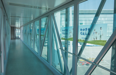 杭州機(jī)場廊橋廣告