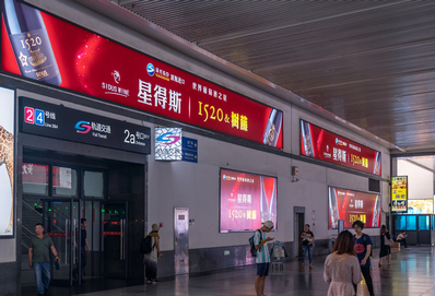 蘇州站北廣場到達層出站社會通道墻面燈箱廣告