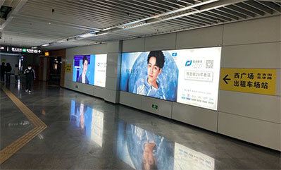 西廣場通道燈箱套裝 西廣場通道燈箱套裝