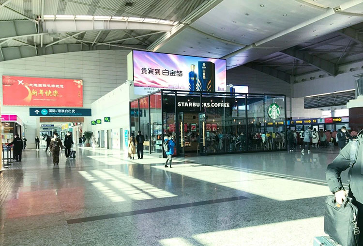 大連機(jī)場燈箱廣告