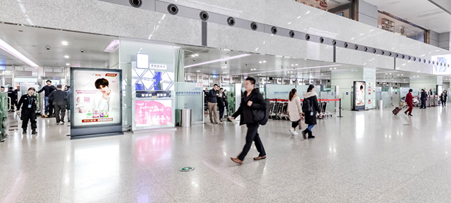 成都機(jī)場國內(nèi)出發(fā)滾動(dòng)燈箱