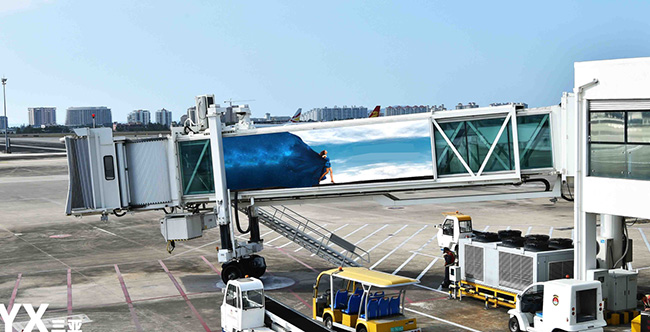 三亞機(jī)場(chǎng)廣告中廊橋看板媒體怎么樣？