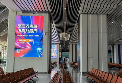 龍川西站候車(chē)大廳柱面燈箱廣告