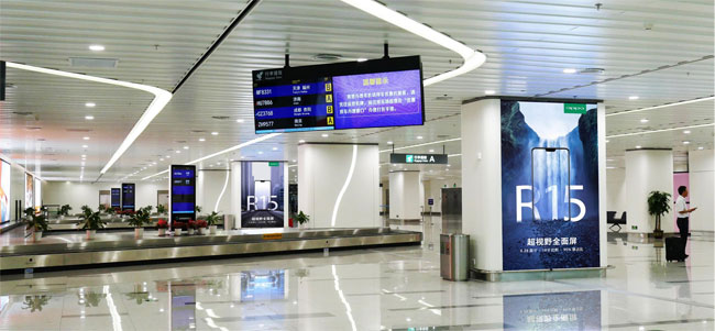 珠海機場一層行李提取廳雙面燈箱