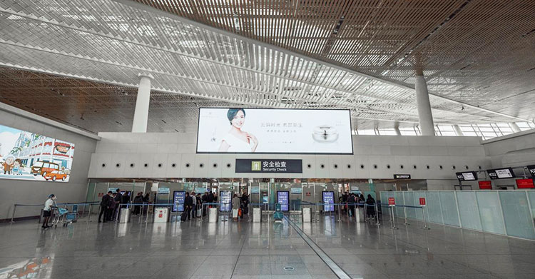 華瑞凱琳廈門(mén)機(jī)場(chǎng)電子屏廣告1