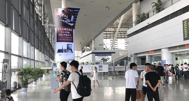 青島高鐵站進(jìn)站大廳燈箱媒體怎么樣？