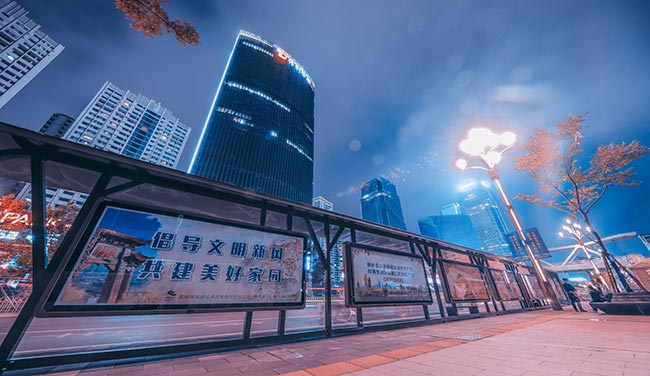 昆明人民路候車亭廣告都有哪些特性？