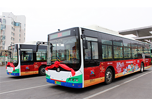 青島公交廣告線路案例，食品快消青島公交車廣告，青島公交車身廣告效果怎么樣？