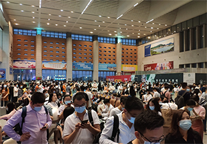 泉州高鐵站廣告價(jià)格多少錢(qián)？泉州動(dòng)車(chē)站最大廣告牌？泉州站廣告