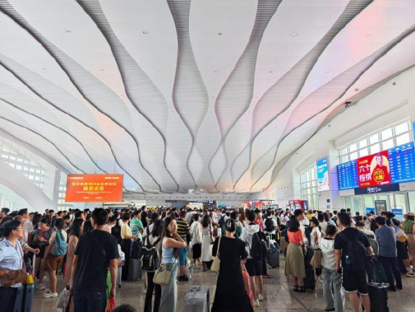 連云港高鐵站廣告價(jià)格？連云港站高鐵LED廣告大屏廣告牌位置優(yōu)勢(shì)