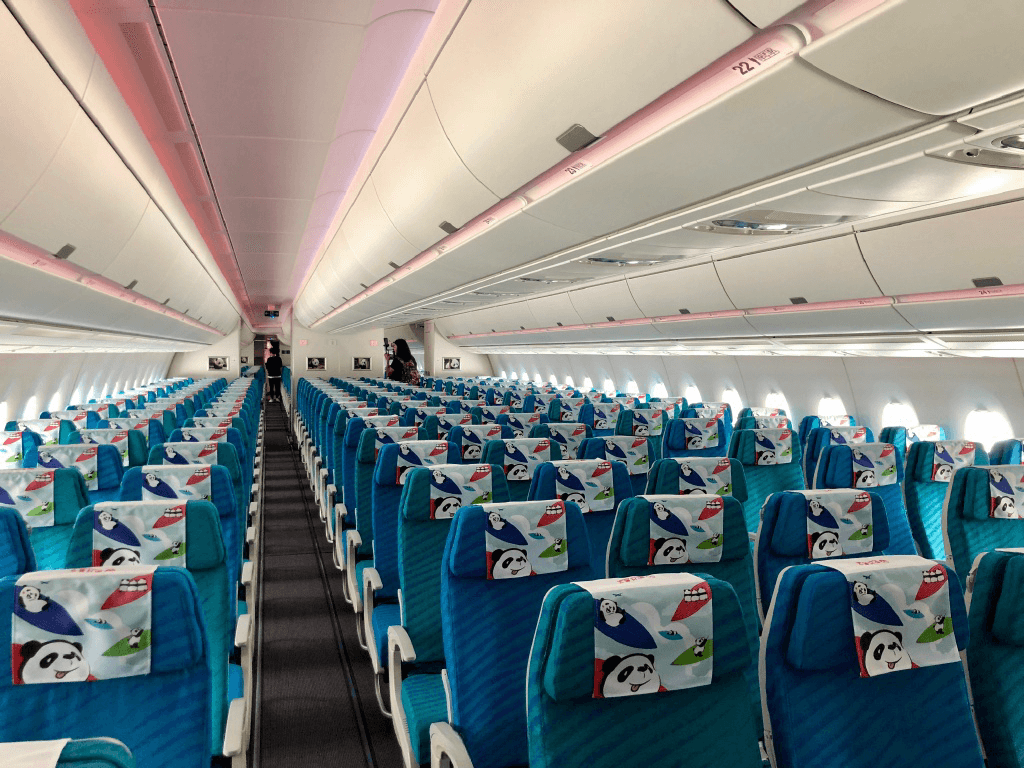 四川航空機(jī)載廣告價(jià)格收費(fèi)多少錢？川航機(jī)載飛機(jī)客艙春運(yùn)熱門廣告