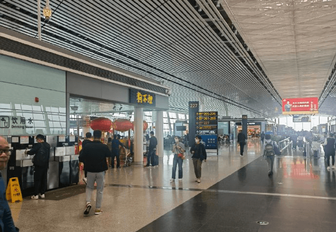 天津濱海機(jī)場廣告價格收費(fèi)多少錢？天津機(jī)場出發(fā)到達(dá)春運(yùn)熱門廣告