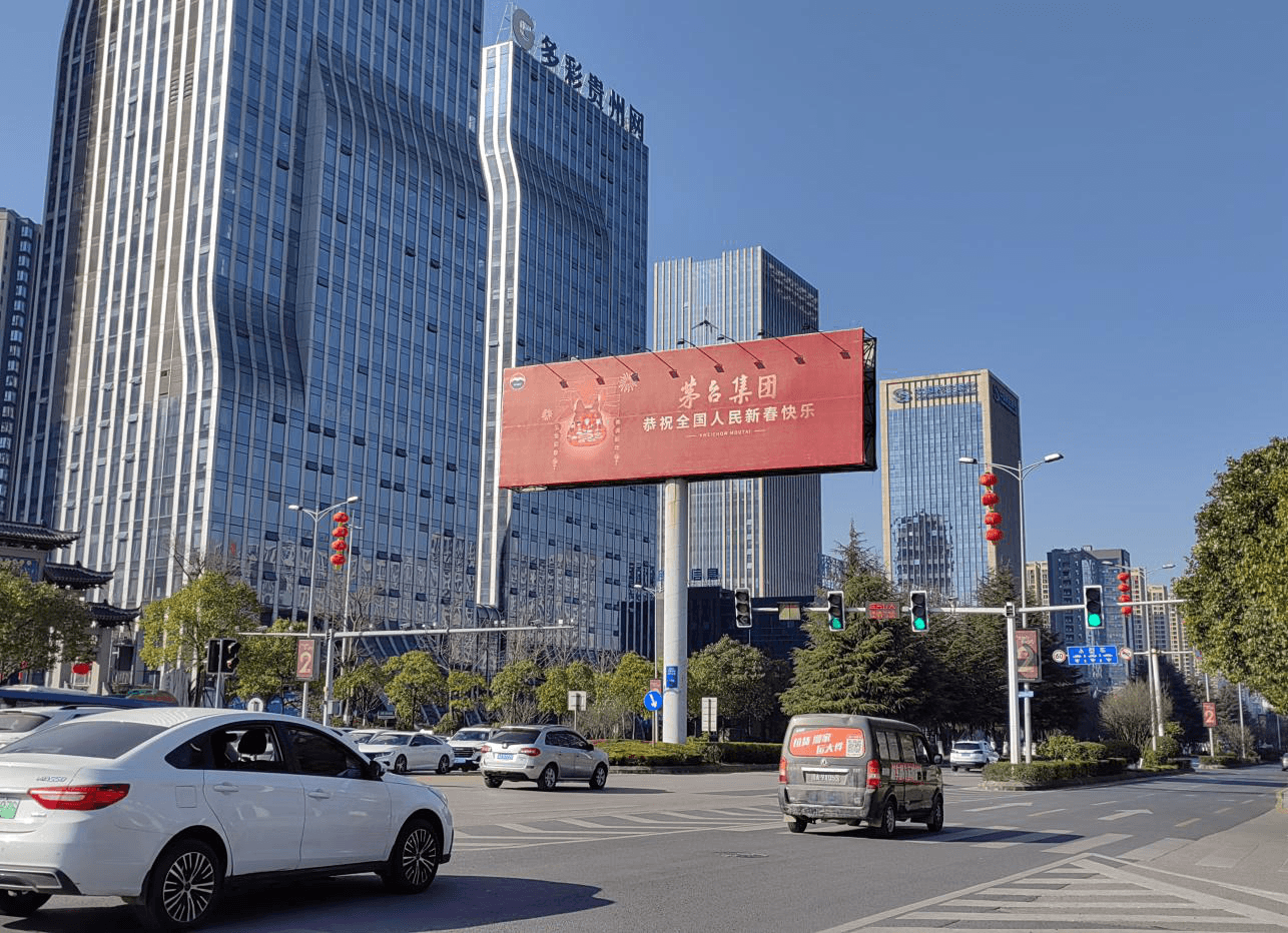 貴陽市區(qū)戶外高桿立柱大牌廣告價(jià)格？貴陽戶外大牌T牌廣告