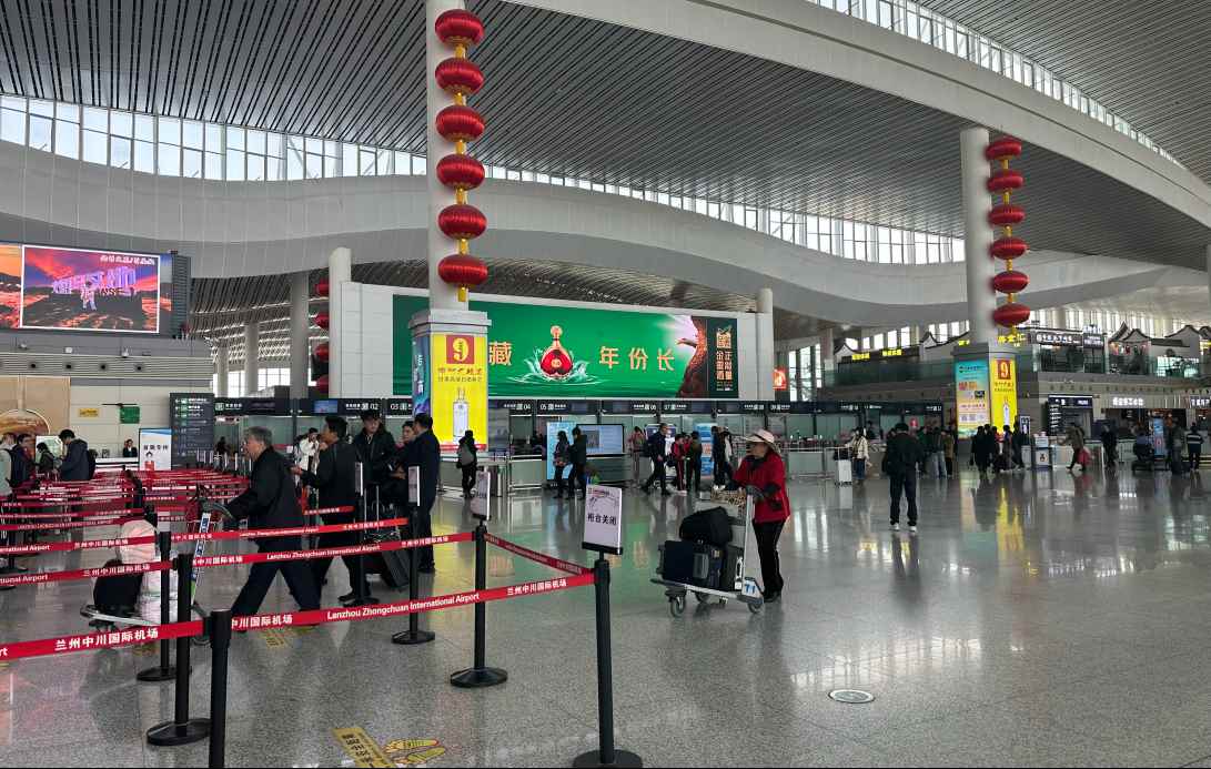 蘭州中川機場廣告價格收費，蘭州機場春運出發(fā)到達廣告LED大屏