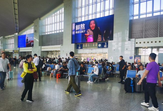 溫州南站廣告價(jià)格收費(fèi)標(biāo)準(zhǔn)，溫州南高鐵站春運(yùn)候車(chē)大廳廣告位