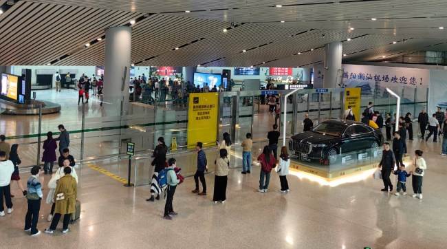揭陽(yáng)潮汕機(jī)場(chǎng)廣告價(jià)格收費(fèi)，潮汕機(jī)場(chǎng)到達(dá)行李廳廣告燈箱展位
