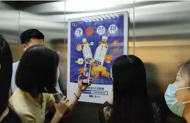 濟(jì)南電梯框架廣告價(jià)格收費(fèi)，濟(jì)南電梯海報(bào)尺寸覆蓋樓盤(pán)區(qū)域優(yōu)勢(shì)