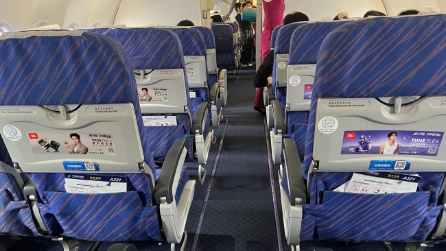 南方航空機(jī)載機(jī)艙廣告價(jià)格收費(fèi)，南航飛機(jī)頭枕巾座椅小桌板廣告