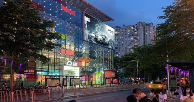 深圳南山海岸城保利商圈戶外大牌廣告價格，深圳灣后海戶外廣告