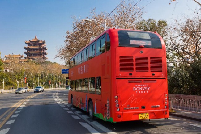 武漢公交車雙層巴士廣告價格收費，武漢雙層旅游觀光公交車身廣告