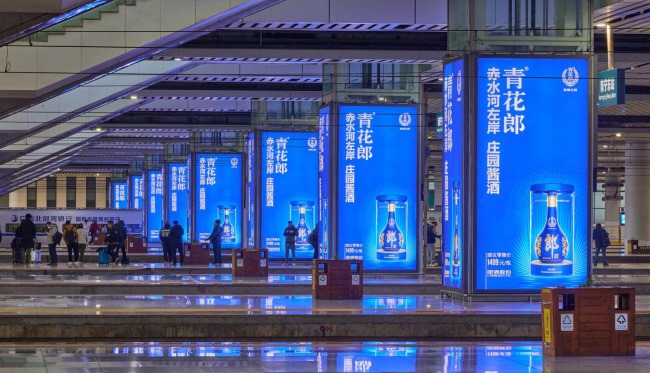 南寧東站燈箱廣告價格收費，南寧東高鐵站出發(fā)到達站臺全覆蓋廣告