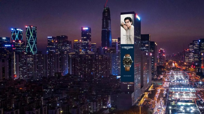 深圳福田大中華IFC深南大道希爾頓酒店LED廣告，深圳LED大屏廣告價格