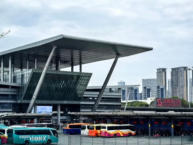 深圳灣口岸出入口通道LED大屏廣告牌，南山深圳灣口岸廣告價格收費(fèi)