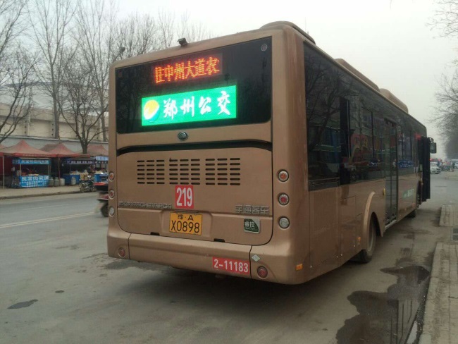 鄭州公交車電子屏廣告價(jià)格，鄭州公交車尾LED彩屏廣告投放優(yōu)勢(shì)分析