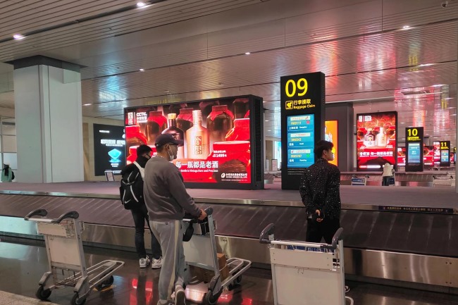 天津?yàn)I海機(jī)場(chǎng)到達(dá)大廳行李轉(zhuǎn)盤LED大屏，天津機(jī)場(chǎng)LED大屏廣告價(jià)格